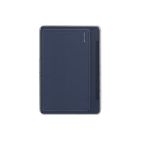 MacBook Neo dans un étui transparent