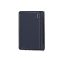 MacBook Neo dans un étui transparent