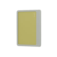 Funda protectora hipertransparente para el portátil Apple Neo sobre fondo blanco