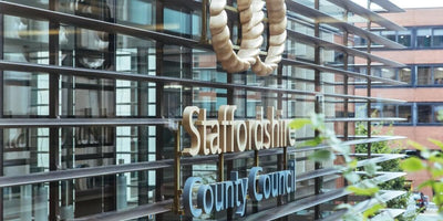 Estudio de caso: El Consejo del Condado de Staffordshire aumenta la satisfacción de los empleados mediante la implantación del "trabajo inteligente".