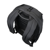 Schwarzer Rucksack auf weißem Hintergrund