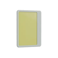 Funda protectora hipertransparente para el portátil Apple Neo sobre fondo blanco