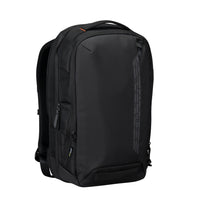 Mochila negra sobre fondo blanco
