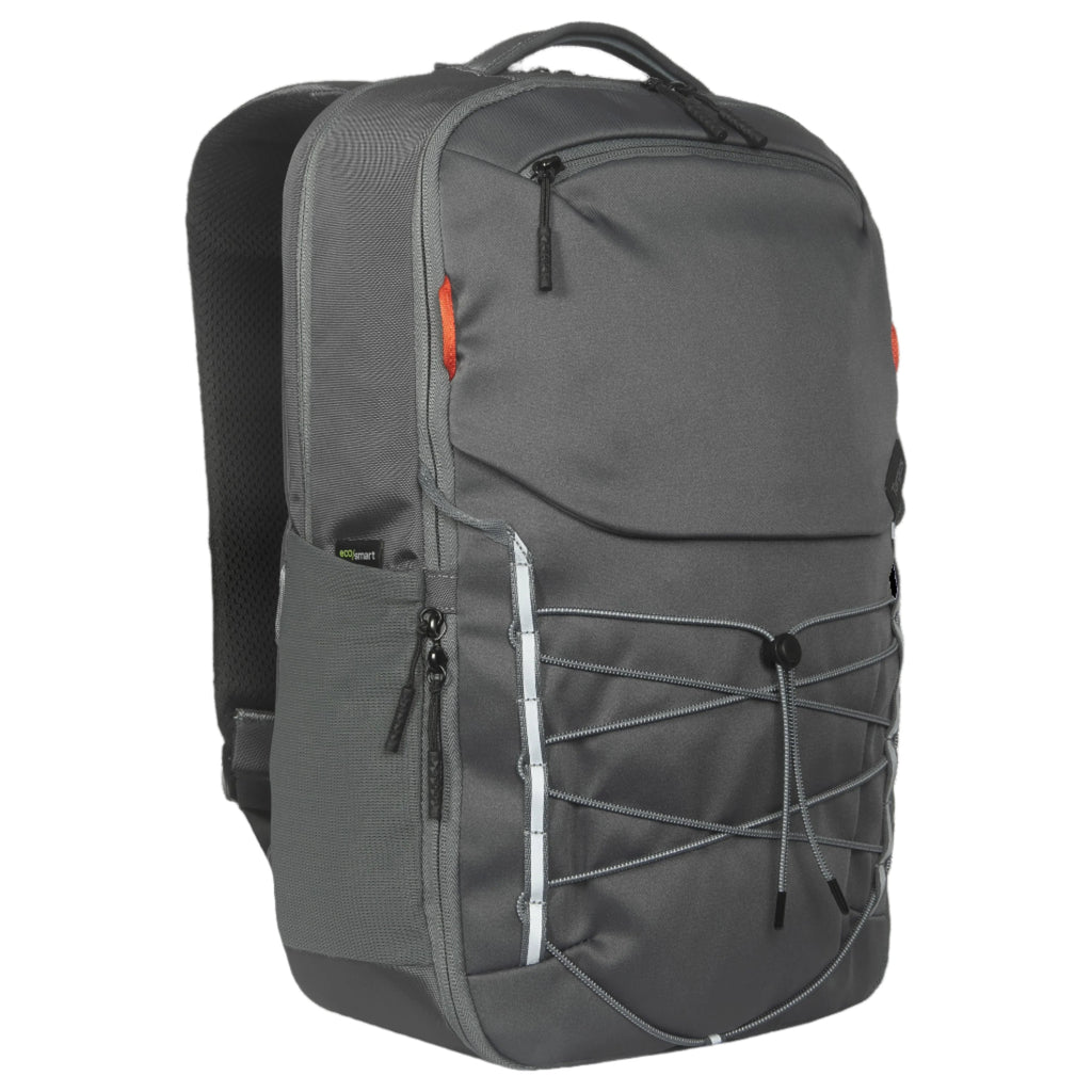 Mochila gris con marca visible sobre fondo negro
