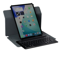 Tablet con un teclado acoplable sobre un fondo blanco