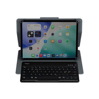 Tablet con un teclado acoplable sobre un fondo blanco